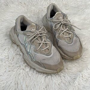 adidas Women's Sneakers - Gray and Cream